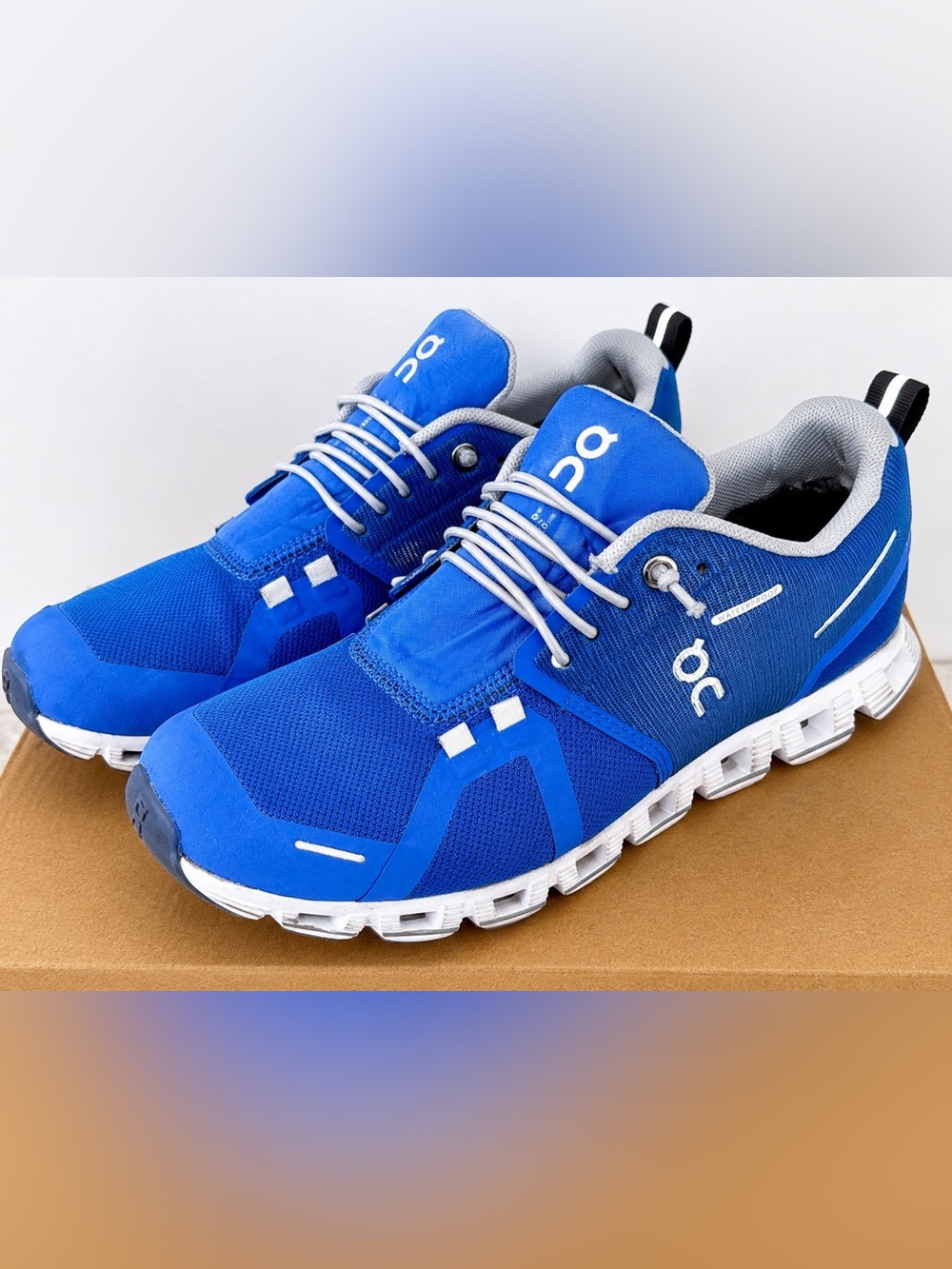 On Cloud Blue Running Shoes Women’s Size 7.5 Waterproof Swiss Engineering